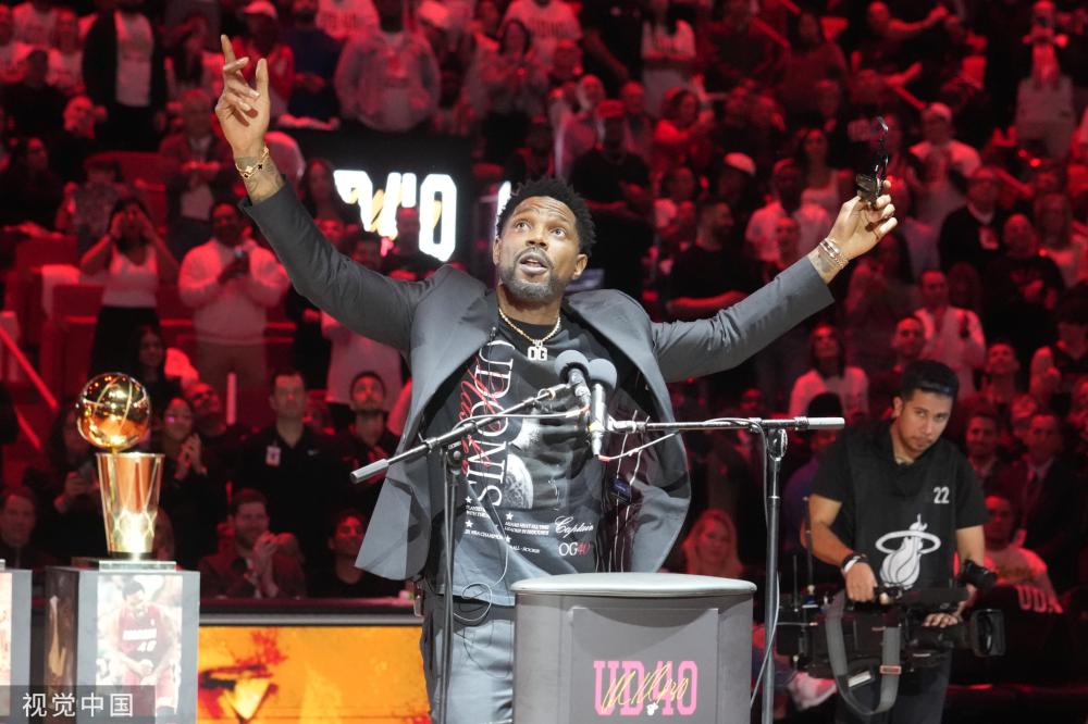 他正逐步展 他正逐步展